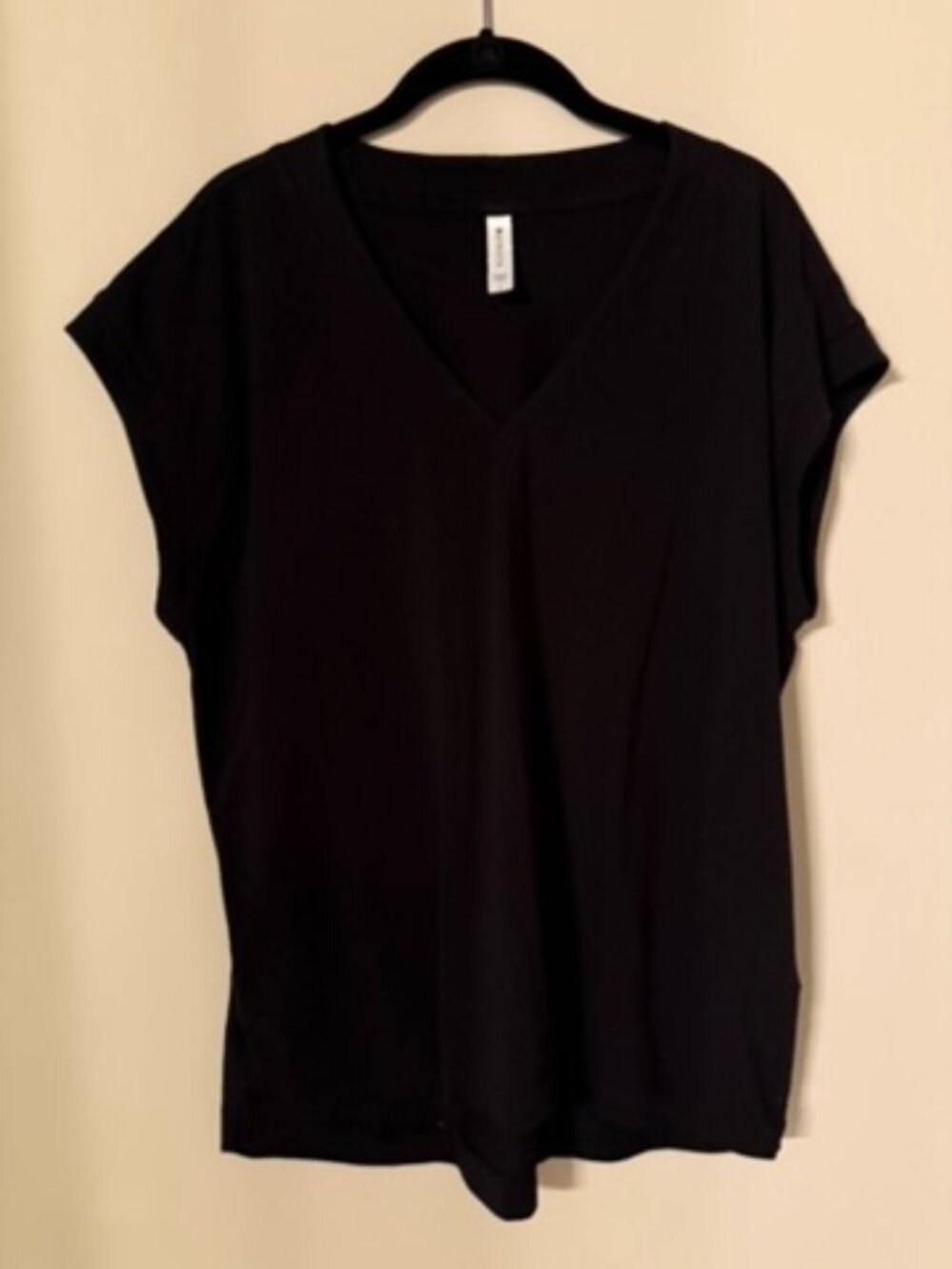 Athleta Black V-Neck Dolman Sleeve Top Large Soft Stretch Athleisure Tee